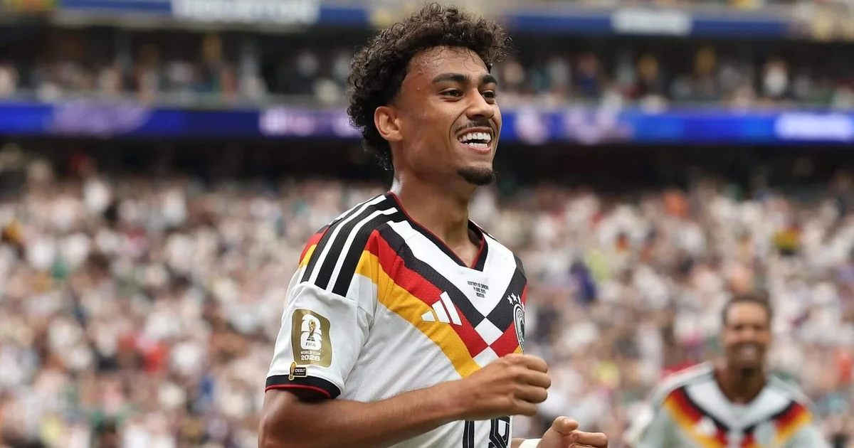 Nathaniel Brown Bayern Transfer Agreement Reached With Frankfurt